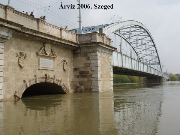 2006 belvarosihid.jpg