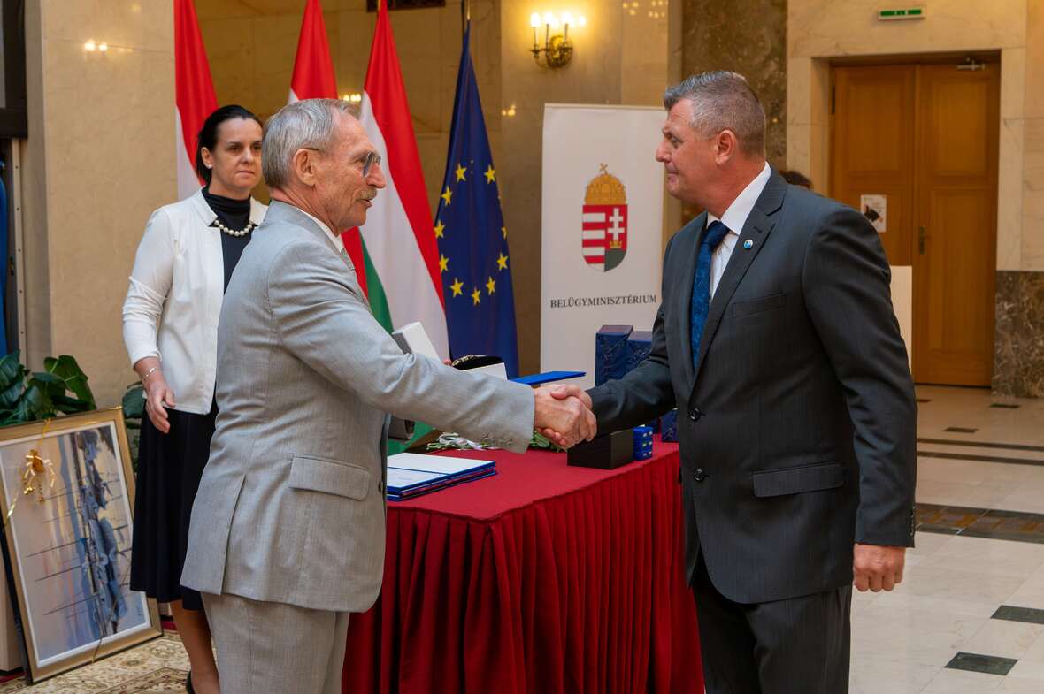 Rácz Jenő kitüntetés.jpg