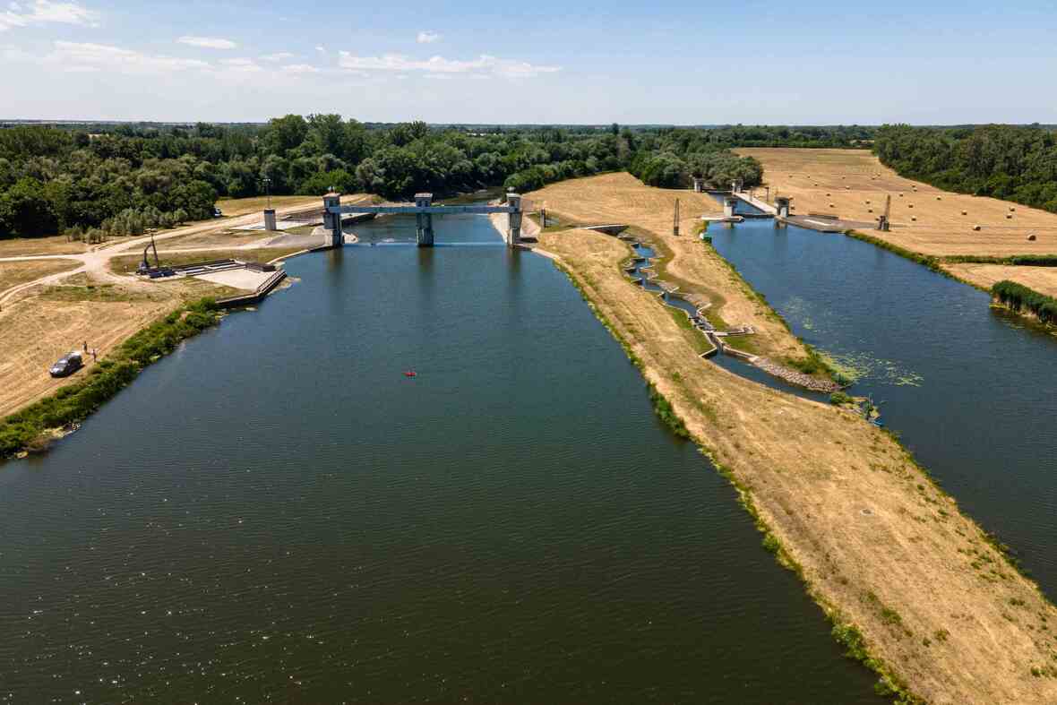 Békésszentandrási hajózsilip.jpg