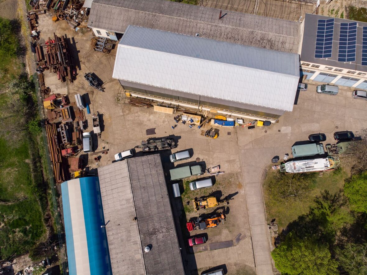 MBSZ műhelycsarnokai.JPG