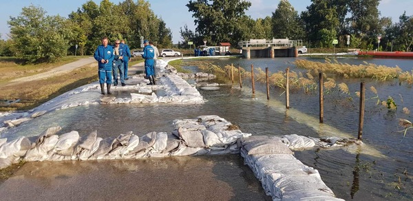 Almásfűzitő - védvonal.jpg