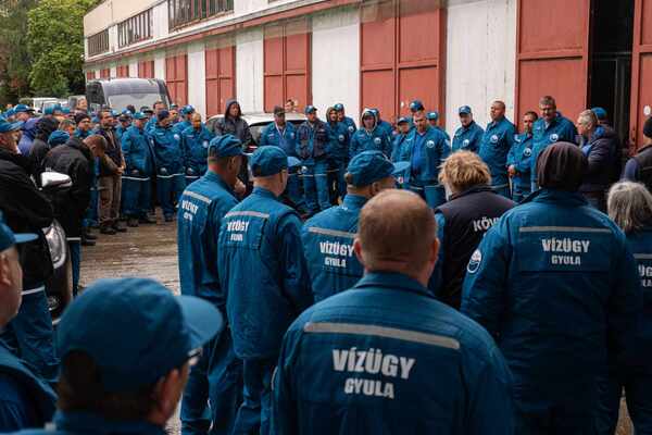 KÖVIZIG Dunai árvízvédekezés induló csapat.jpg