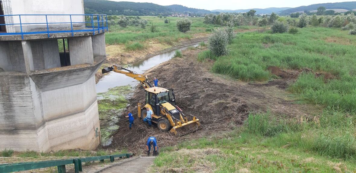 Hulladék eltávolítása a Zagyva medréből és tározóiból